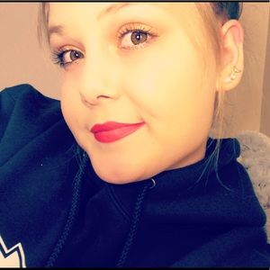 Meet your Posher, Desiree